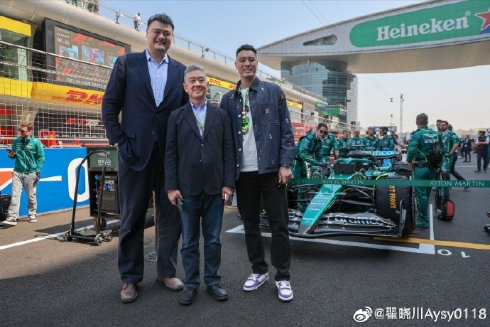 聯(lián)動(dòng)F1！翟曉川曬與姚明、阿隆索、范志毅、周冠宇等的合照