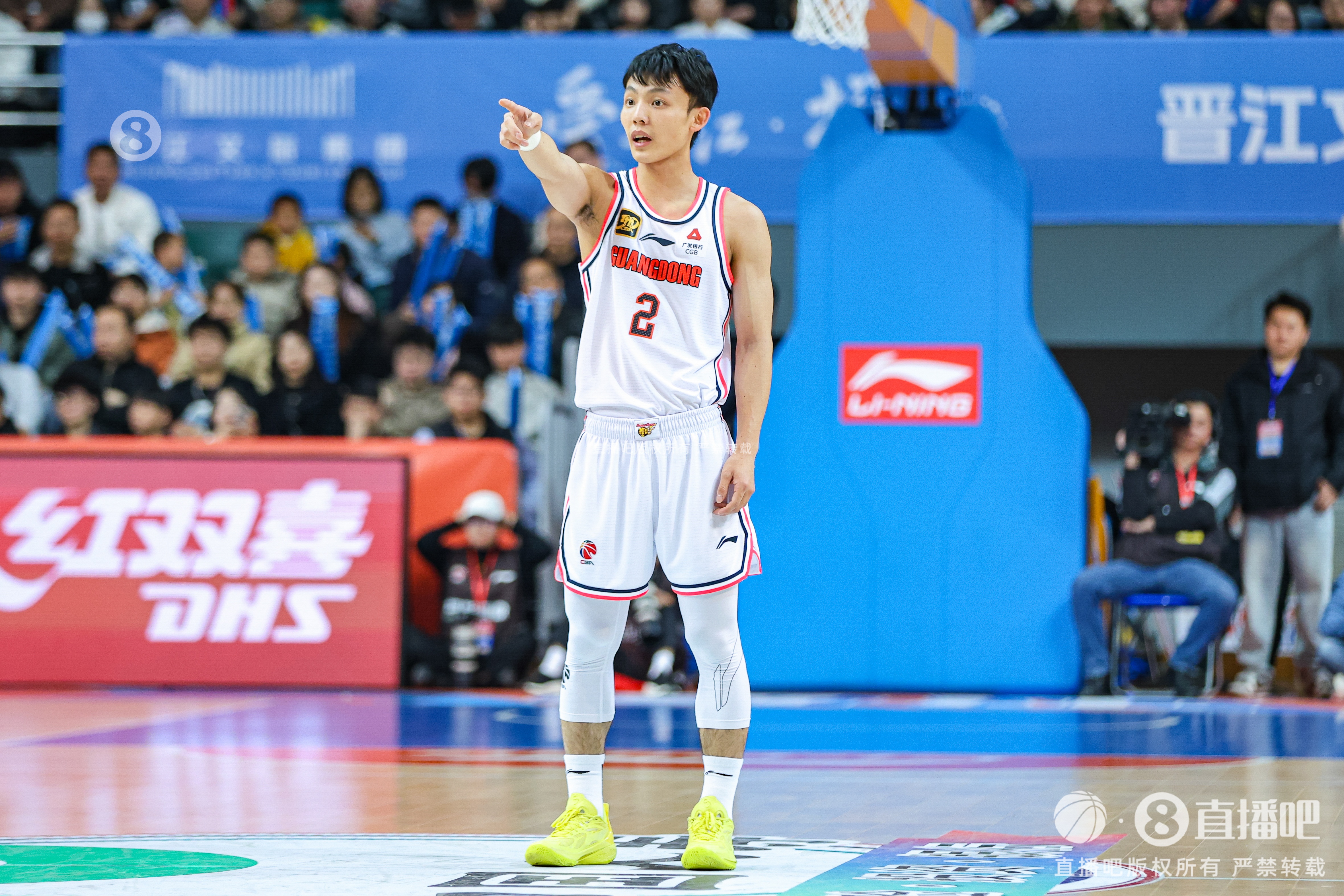 手熱！徐杰打滿首節(jié)5中4拿到10分2助 正負(fù)值+17