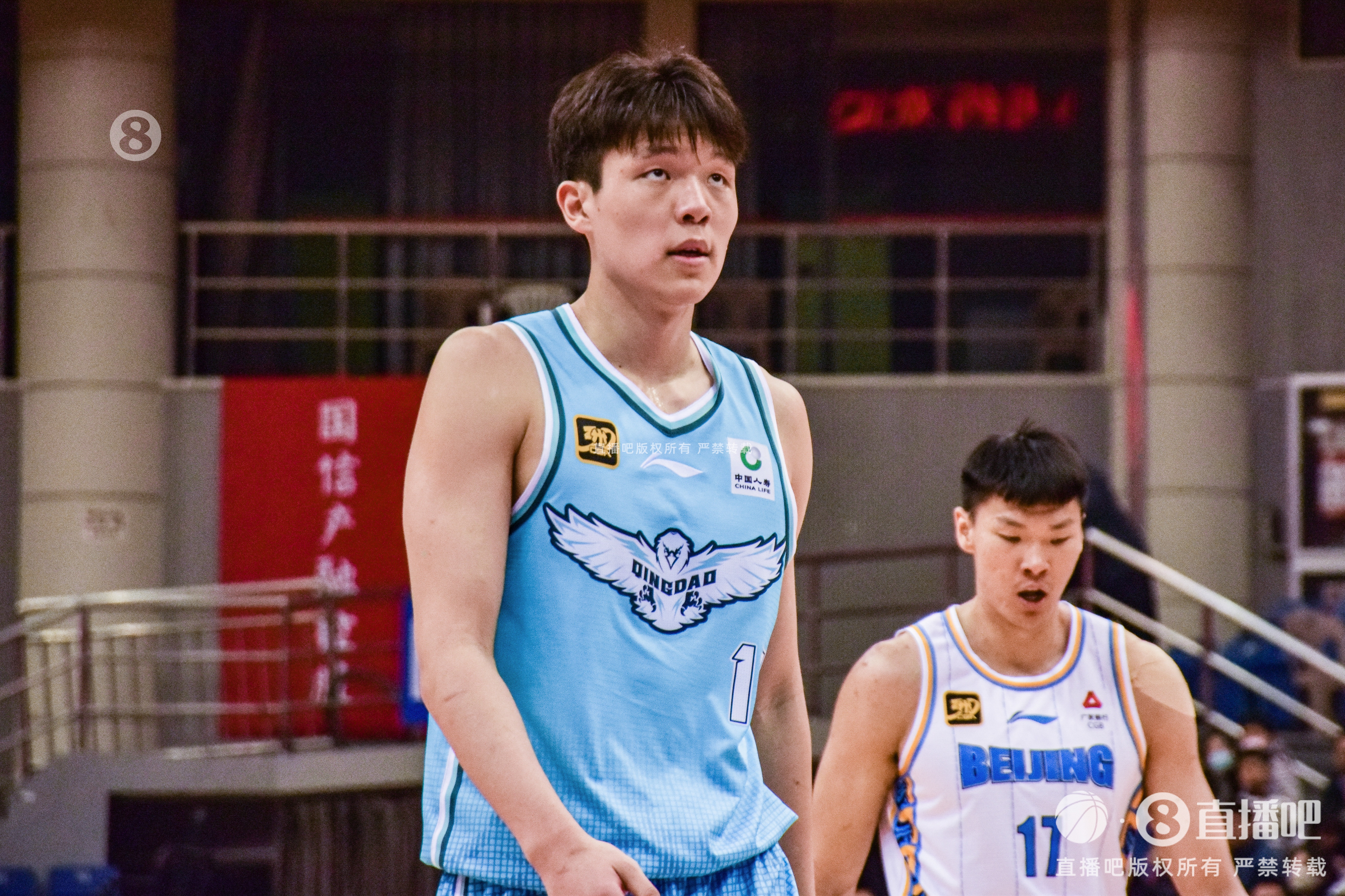 內(nèi)線攻防俱佳！楊瀚森半場10分鐘4中3砍9分11板&另有3斷2帽